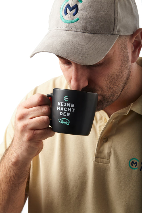 "Keine Macht der Schildkröte" Tasse (Schwarz)